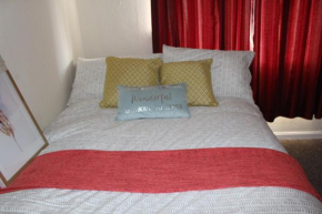 Lovely 2 bedroom end terrace house in Belfast